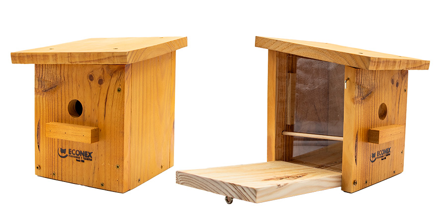 ECONEX NIDAL DE MADERA MACIZA CON VENTANA LATERAL